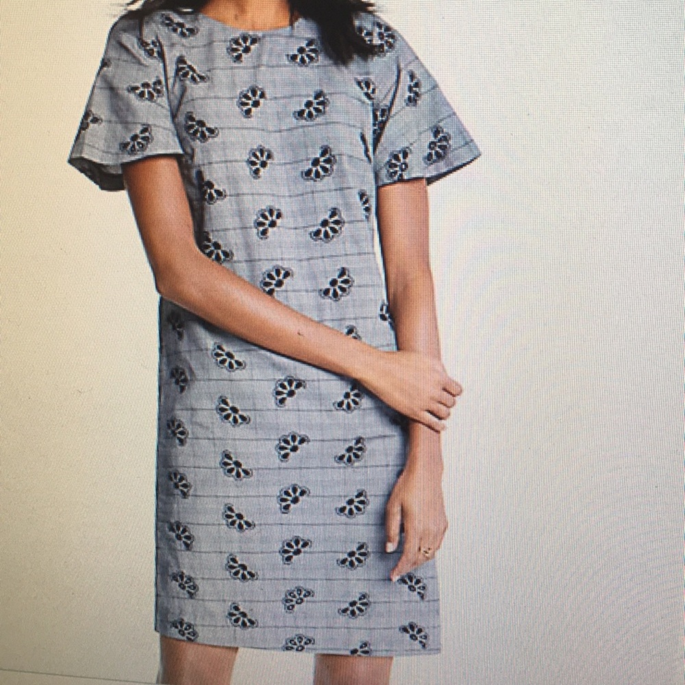 Eyelet Plaid Flare Sleeve Shift Dress,size-4, crochet,Never worn